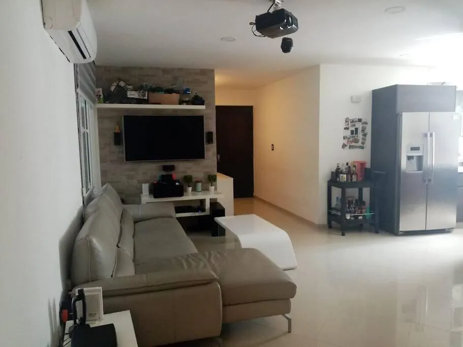 Amalfi Apartment, Spacious & Excellent Location プレヤデルカーメン アパート